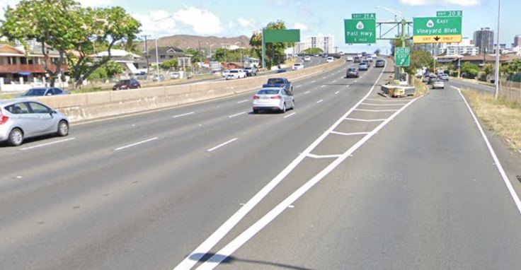 photo of H-1 Freeway (westbound) 185 feet of south of Ward Avenue Overpass