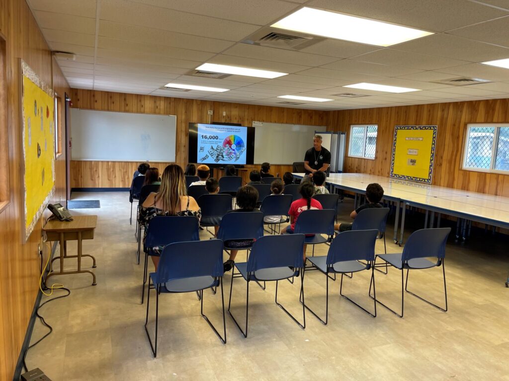 Officers id an internet safety presentation