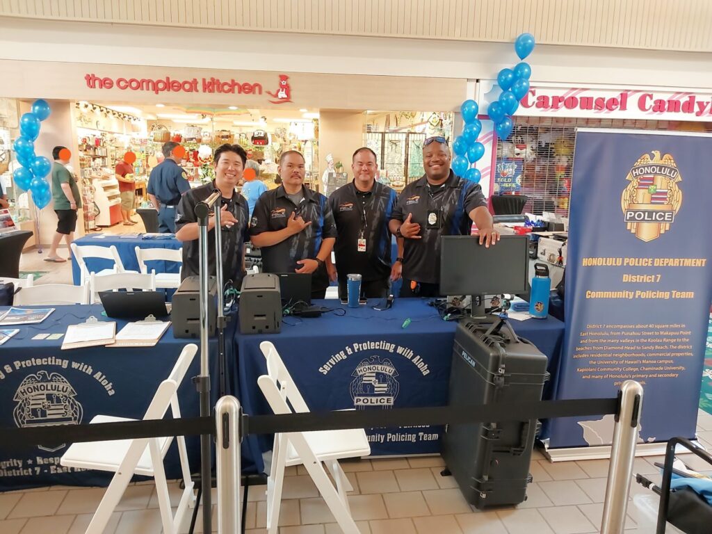 Kupuna Keiki ID Kahala Mall 8-2-25