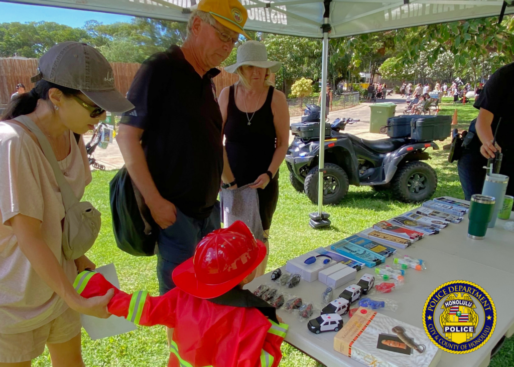 HPD attends Fire Prevention Family Day at the Honolulu Zoo