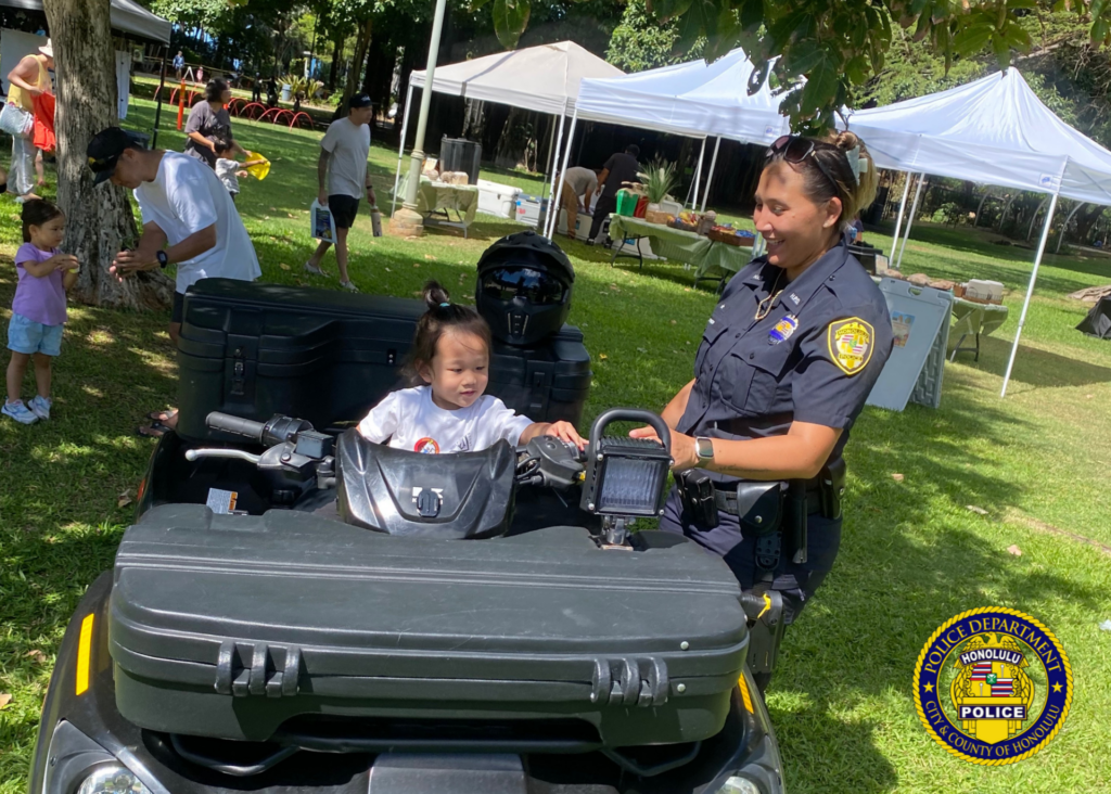 HPD attends Fire Prevention Family Day at the Honolulu Zoo