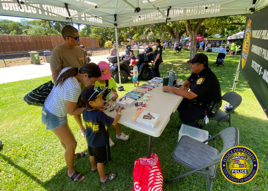 HPD attends Fire Prevention Family Day at the Honolulu Zoo