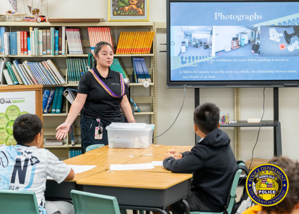 Our Evidence Specialists from the Scientific Investigation Section visited the 5th graders at ʻĀhuimanu Elementary! ✨ The keiki got a front-row seat to the world of forensics with a hands-on marker chromatography activity. Using just water and ink, students watched as hidden colors inside a single marker separated and spread apart. 🎨🔍 This is the same scientific technique our labs use to break down complex mixtures into individual components for identification and study. It was so much fun to watch these young scientists in action; it’s amazing what a little water can reveal! 🕵️‍♂️💧 #ScientificInvestigation #STEM #FutureLeaders #SchoolLife #ɪɴsᴛᴀɢᴏᴏᴅ 📚🔬