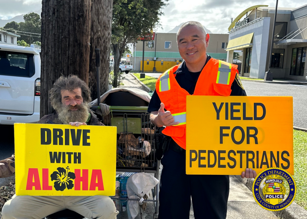 🚸 Recently, officers from the District 4 Community Policing Team joined three separate sign-waving events to promote pedestrian safety! 🙌 👟 At Kailua Intermediate, officers teamed up with students to address concerns about yielding to pedestrians, speeding, and distracted driving during busy school hours. 🚦 Another day at Kuʻulei Rd & Aulike St, students and community members joined in to remind drivers to yield for pedestrians and drive with aloha. 🚗 In Kāneʻohe, at Kamehameha Hwy & Haʻikū Rd, the Aliʻi Shores Neighborhood Security Watch worked alongside officers to urge drivers to slow down and don’t speed. A community that stands together is stronger and safer! 🤝💪 #Traffic #Safety #SaferRoadsTogether #DriveWithAloha #SafeEveryMile