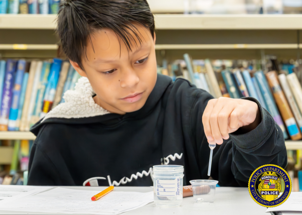 Our Evidence Specialists from the Scientific Investigation Section visited the 5th graders at ʻĀhuimanu Elementary! ✨ The keiki got a front-row seat to the world of forensics with a hands-on marker chromatography activity. Using just water and ink, students watched as hidden colors inside a single marker separated and spread apart. 🎨🔍 This is the same scientific technique our labs use to break down complex mixtures into individual components for identification and study. It was so much fun to watch these young scientists in action; it’s amazing what a little water can reveal! 🕵️‍♂️💧 #ScientificInvestigation #STEM #FutureLeaders #SchoolLife #ɪɴsᴛᴀɢᴏᴏᴅ 📚🔬