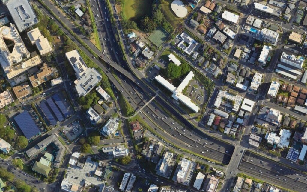 Google Map of H-1 Freeway westbound near the Vineyard off ramp.