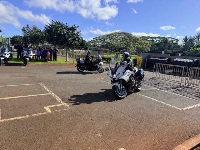 District 2 Officers, alongside HPD SSD and Solo bike Officers participated in Hanalani Schools Community Helpers Day