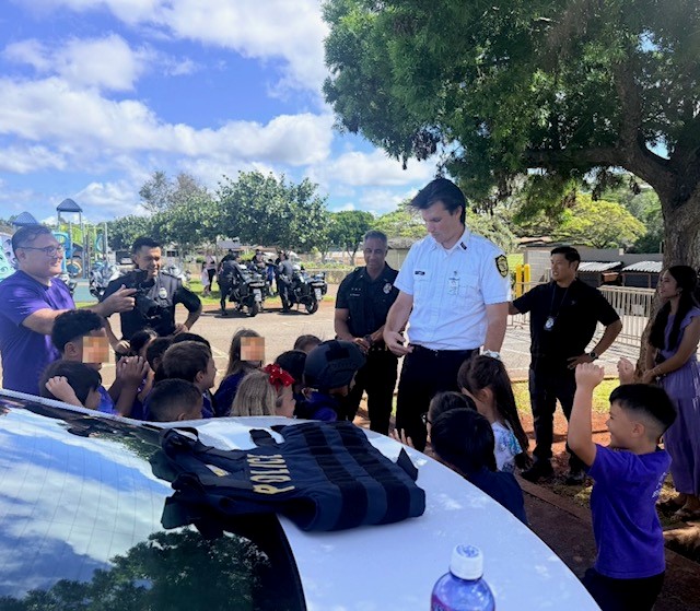 District 2 Officers, alongside HPD SSD and Solo bike Officers participated in Hanalani Schools Community Helpers Day
