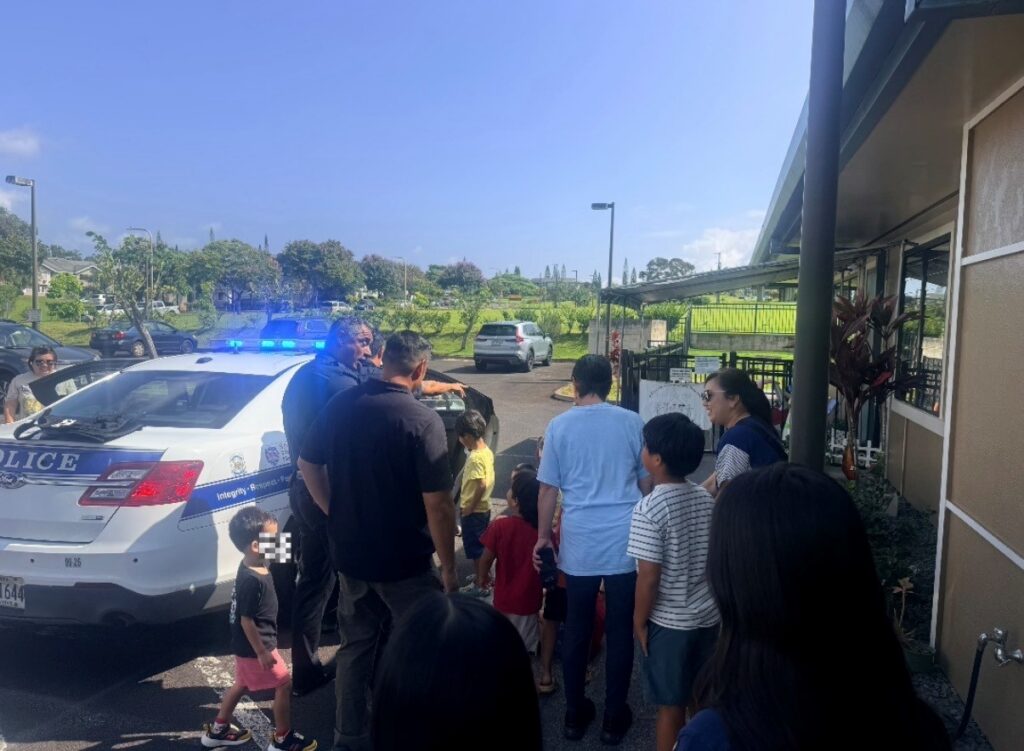District 2 Officers provided free Keiki ID and a tour of the police vehicle to the Keiki at Mililani Christian Church